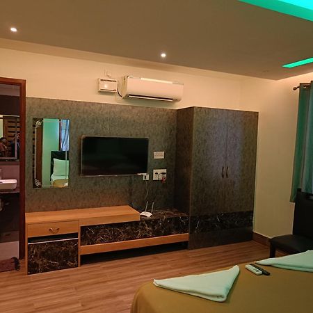 Umino Beach Resort Chennai Exterior foto