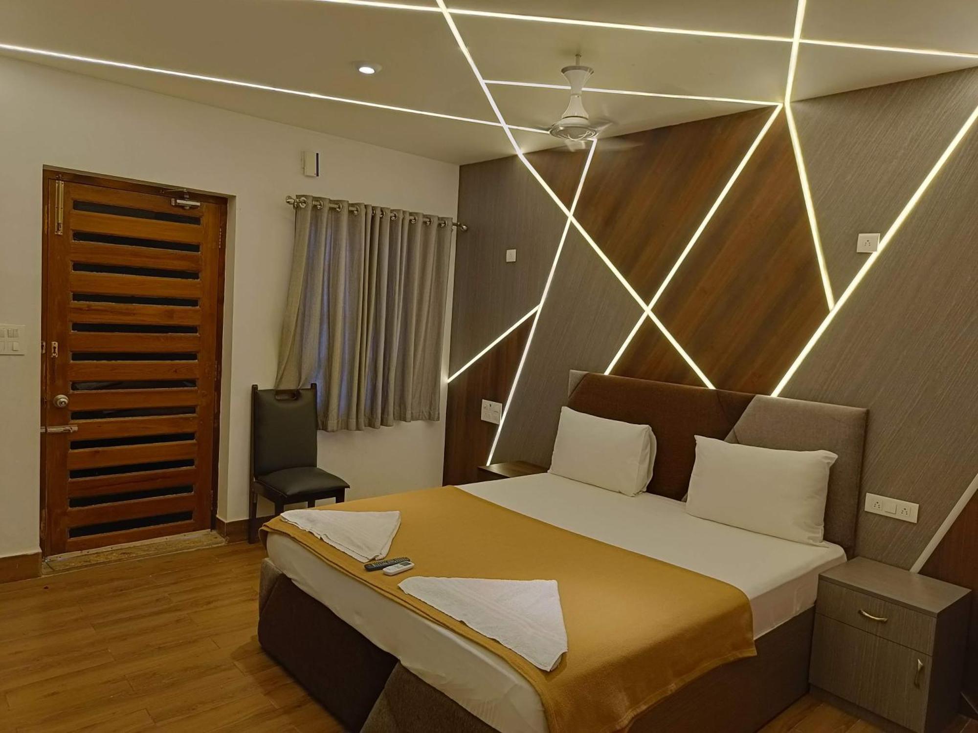 Umino Beach Resort Chennai Exterior foto