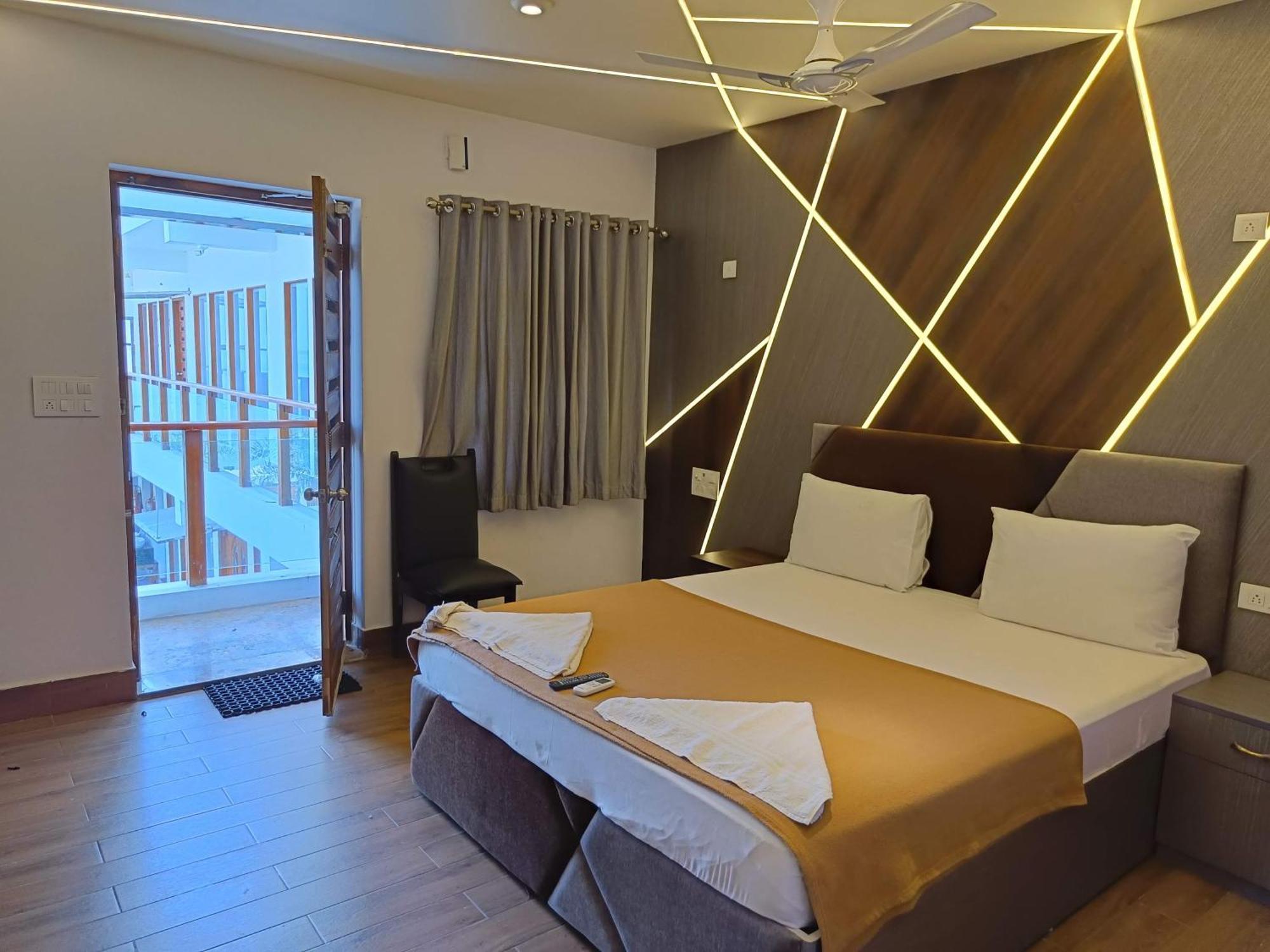Umino Beach Resort Chennai Exterior foto